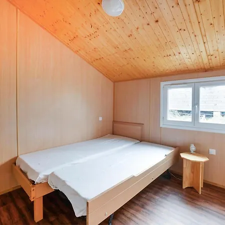 Prázdninový dům 2 Bedroom Awesome In *